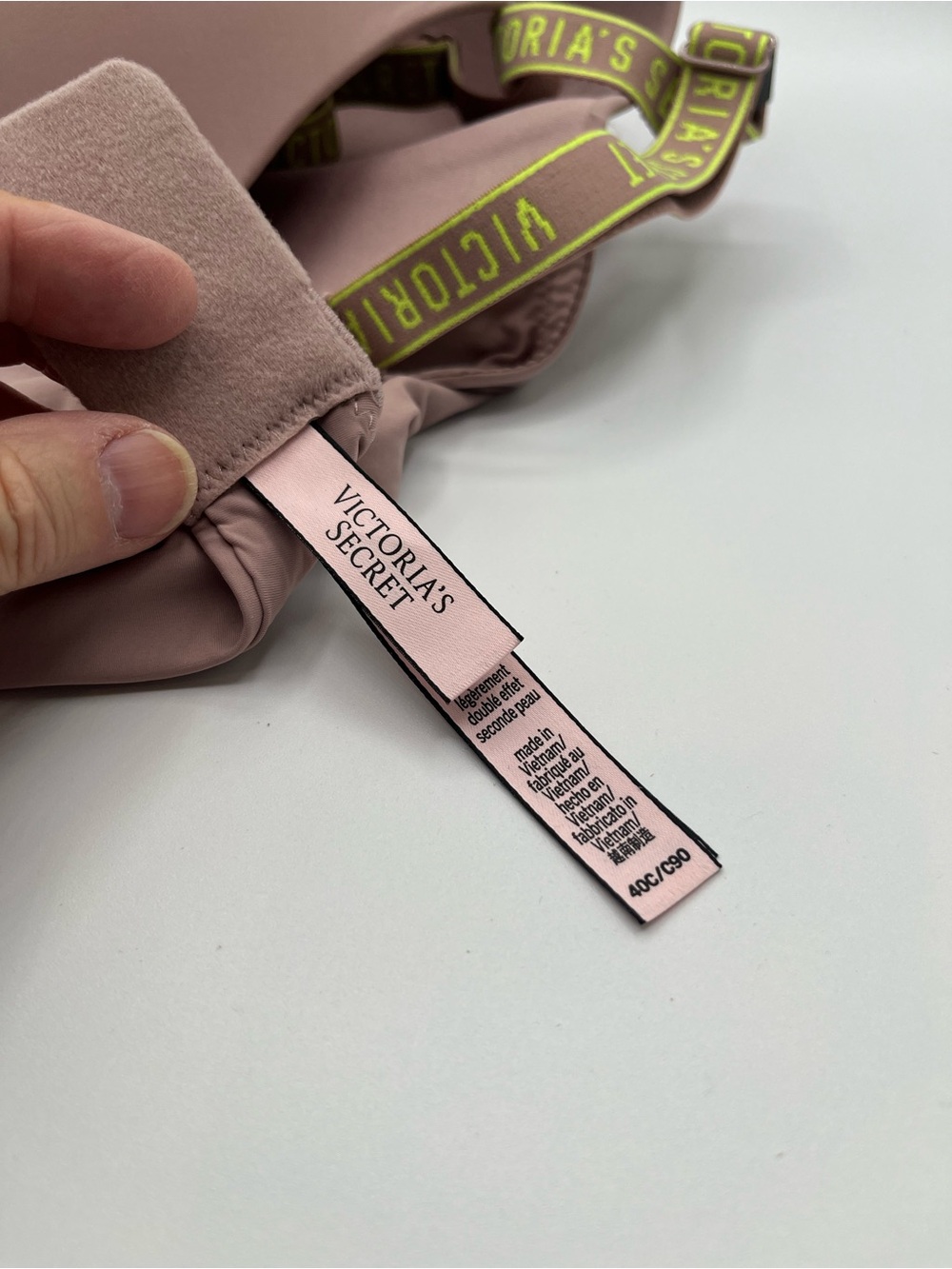 Victoria's Secret Smooth Nude Bra. Size 40C - Picture 5 of 5